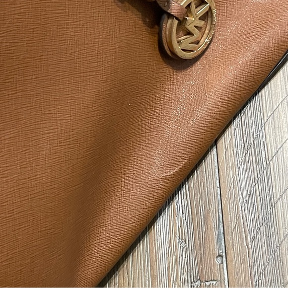 Michael Kors jet set large travel tote brown camel saffiano leather bag - Picture 9 of 9